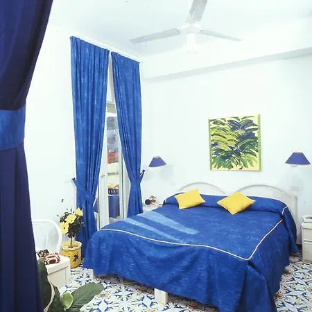 Hotel La Sirenella 3*
