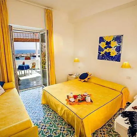 Hotel La Sirenella 3*